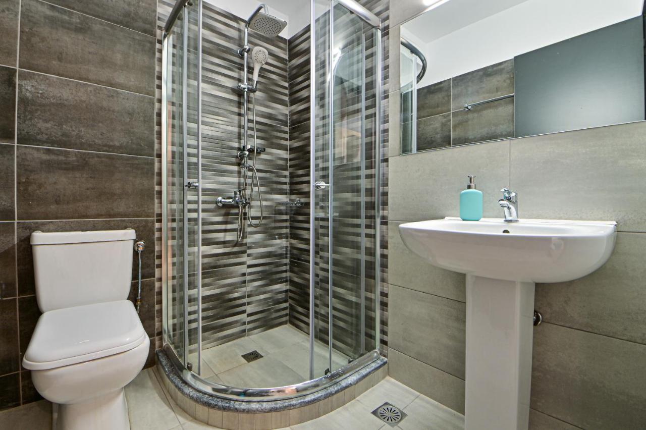 Beautiful New Apartment 5 Min From Piraeus Port Екстер'єр фото